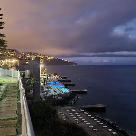 Apartment Hear The Ocean!