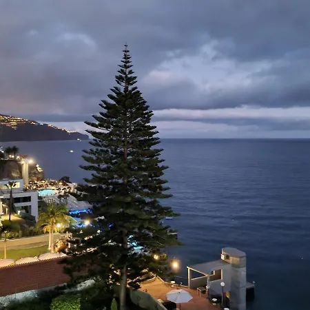Hear The Ocean! * Funchal (Madeira)